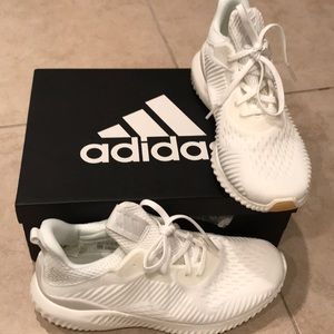 BRAND NEW Adidas alphabounce, white size 7
